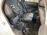 後席をはね上げれば、「もうひとつの荷室」が生まれます。