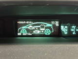 視認性に優れたメーターを採用しており、走行中でも車速や情報が分かりやすく表示されます。運転時の視線移動をむりのない範囲に抑え、快適で安心感のあるドライブをサポートします。