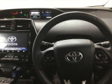 とっても見やすいメーターです。夜間時はラグジュアリーな気分にさせてくれる照明が魅力ですので、夜のドライブも楽しみになりますよ♪