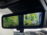 【デジタルインナーミラー】後席の大きな荷物や同乗者で後方が確認しづらい時でも安心!カメラが撮影した車両後方の映像をルームミラー内に表示。クリアな視界で状況の確認が可能です!