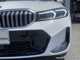 また、BMW正規認定中古車は、エマージェンシーサービスが自動付帯。24時間365日、皆様のカーライフをサポート致します。確かな安心のうえで、「駆けぬける歓び」をご堪能ください。