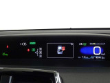 視点移動が少ないセンターメーター、ロングドライブも疲れません。
