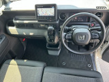 【HondaSENSING】衝突を予測してブレーキをかけたり、前のクルマとちょうどいい距離でついていったりできる多彩な安心・快適機能を搭載した先進の安全運転支援システムです。