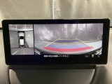 狭い場所での駐車やすれ違いなどでより的確な運転操作に役立つ360&deg;ビューモニターが装備されています。