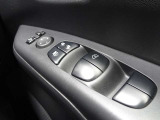 全席パワーウインドウ★運転席はワンタッチで開閉可能です♪
