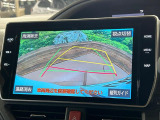 【バックカメラ】駐車時に後方がリアルタイム映像で確認できます。大型商業施設や立体駐車場での駐車時や、夜間のバック時に大活躍!運転スキルに関わらず、今や必須となった装備のひとつです!