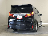 走りにこだわりながら収納力も持ち合わせたお車です。荷物を載せて軽快なドライブを楽しめますよ♪