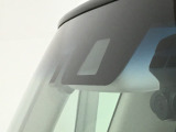ホンダセンシング搭載。誤発進抑制機能・路外逸脱抑制機能・歩行者事故低減ステアリング・車線維持支援システム・先進車発進お知らせ機能など多彩な先進安全機能でより安全で快適なドライブを支援します。