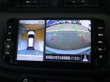 【アラウンドビューモニター】空から見下ろしているような視点で周囲を確認できます。スムースな駐車をサポートします♪