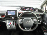 運転席はその車の重要ポイント。ぜひ実際にご乗車ください。お待ちしてます。