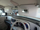 運転席にバニティミラーを装備しています♪
