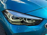 また、BMW正規認定中古車は、エマージェンシーサービスが自動付帯。24時間365日、皆様のカーライフをサポート致します。確かな安心のうえで、「駆けぬける歓び」をご堪能ください。