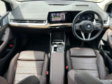 BMWを熟知したメカニックによる、360度の納車前点検。ドイツ本国と同様の教育・訓練を受けたメカニックが徹底的に点検、整備した後にお客様にお引渡しします。