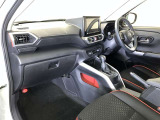 見通しのよいすっきりとした視界で、誰でも運転しやすいです。運転のしやすさは疲れにくさにも繋がりますよ♪