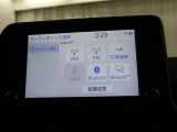 スマートフォンの音楽を車内で流せたら素敵だと思いませんか?bluetoothオーディオが装備されており、無線で音楽を飛ばすことができますので、今までのようにCDを入れ替える必要はもうありませんね!