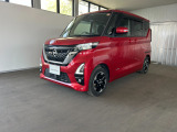 日産「ルークス」天井も高いので圧迫感を感じさせません。