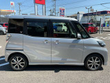 横から見てもスタイリッシュなデザイン、乗り降りもしやすいです。是非、ご試乗ください☆