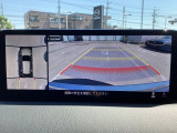 狭い場所での駐車やすれ違いなどでより的確な運転操作に役立つ360&deg;ビューモニターが装備されています。