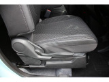 スズキ認定中古車とは、スズキが認定した検査員が、車両を検査し評価した、【車両状態証明書】付きの中古車です