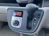 オートエアコン★温度を設定すれば車内を快適な温度に保ってくれます♪