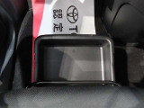 助手席シート下にはトレイがございます^^車検証入れや靴等しまうことができます^^