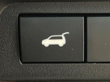 【パワーバックドア】スマートキーや運転席のボタンを押すだけでリアゲートが自動で開閉します!荷物を持っている時や、高い位置にあるバックドアを閉める際に便利な機能です♪