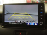 バックカメラ搭載です!車庫入れが苦手な人はもちろん、車両感覚に自信がある人にもお勧めです!見えない箇所が見えるようになるので、低い障害物や隠れてしまっている子供の存在等にも気付く事が出来ます。