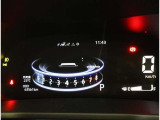 とっても見やすいメーターです。夜間時はラグジュアリーな気分にさせてくれる照明が魅力ですので、夜のドライブも楽しみになりますよ♪