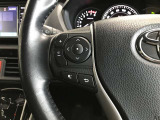 ステアリングスイッチでハンドルから手を離さなくても、音量やチャンネルなどの調整ができて安全です。