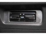 高速道路走行の料金所をノンストップで通過できるETCを装備!※ ETCカードのお申し込みも当社にお任せ下さい!