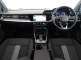 運転に必要な情報をメーター内に集約し、ドライバーの安全で快適な運転に寄与するコックピット