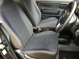 フロント座席シート廻り☆ ☆ドライブを快適に楽しむための前席空間☆クルマとの一体感が心地よいフロントシート☆