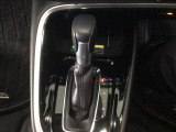 車が大好きなスタッフが心をこめて接客いたします。お客様一人一人のお車に対する思いや気持ちをうかがい、充実した時間が過ごせるよう努めます。