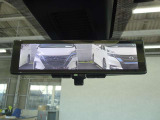 【スマートルームミラー】車両後方のカメラ映像をミラー面に映し出します。車内の状況や天候などに影響されずいつでもクリアな後方の視界が得られます♪