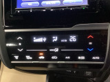 オートエアコンで、毎日のドライブを快適に。温度、風量を自動で調整し、理想的な車内環境を提供します。