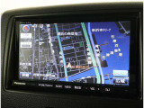 純正ナビを装備。タッチパネル式で使いやすく、お出かけもラクラクです。