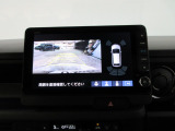 バックカメラの画像です。ガイドラインがスムースな車庫入れをサポートいたします!車庫入れの安心感がアップしますね☆