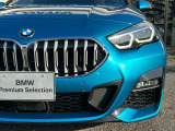 また、BMW正規認定中古車は、エマージェンシーサービスが自動付帯。24時間365日、皆様のカーライフをサポート致します。確かな安心のうえで、「駆けぬける歓び」をご堪能ください。