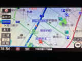 ダイハツ純正ナビゲーションを装備しています☆TVは画像がきれいなフルセグになっていてスマホに入っている音楽もBluetoothで繋いで楽しんでいただけます☆