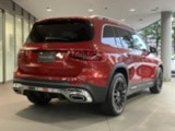 屋内展示場にて天候を気にせず、お車をご覧頂けます。ゆっくりとお車の実車確認が可能でございます!メルセデス・ベンツの魅力を精一杯お伝えさせて頂きます。