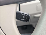 【クルーズコントロール】アクセル操作をしなくても車が自動でスピードを保ってくれ、高速道路での長距離走行が楽に♪