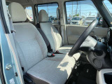 お車の販売と共に、自動車保険もご紹介しております。 弊社取り扱い会社と同じであれば日産独自のサービスもあります。