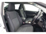 しっかりとしていて上質な座り心地のシートです。 座り心地も良くて長時間の運転も快適ですよ。 肌触りの良いシートが評判です。