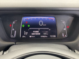 マルチインフォメーションディスプレイです。燃費や走行距離が分かり、半ドアなど車に異常がある際に警告してくれます。