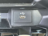 前席USB電源です。