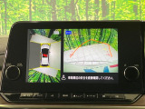 【アラウンドビューモニター】専用のカメラにより、上から見下ろしたような視点で360度クルマの周囲を確認することができます☆死角部分も確認しやすく、狭い場所での切り返しや駐車もスムーズに行えます。
