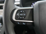 ステアリングスイッチ付き。前方から目を離すことなく操作することが可能です。