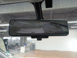 スマートルームミラー★車両後方のカメラ映像をミラー面に移して、いつでもクリアな後方視界を確保します♪