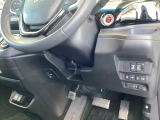 高速で便利なETCがあり、便利なパワースライドドアや、横滑りを防ぐVSAなどのスイッチは、運転席の右側、手の届きやすい位置にあります。