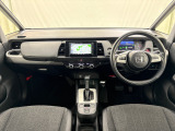 いつでも気持ちよく運転できて、使い勝手のいい収納や体をケアするシート、細部にまでこだわったインテリア♪